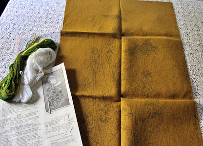 QUEEN ANNE'S LACE Crewel Stitchery Kit, Vintage 02233X Paragon Needlecraft Embroidery, Hippie Style Wall Hanging, Barbara Sparre, Open Pkg