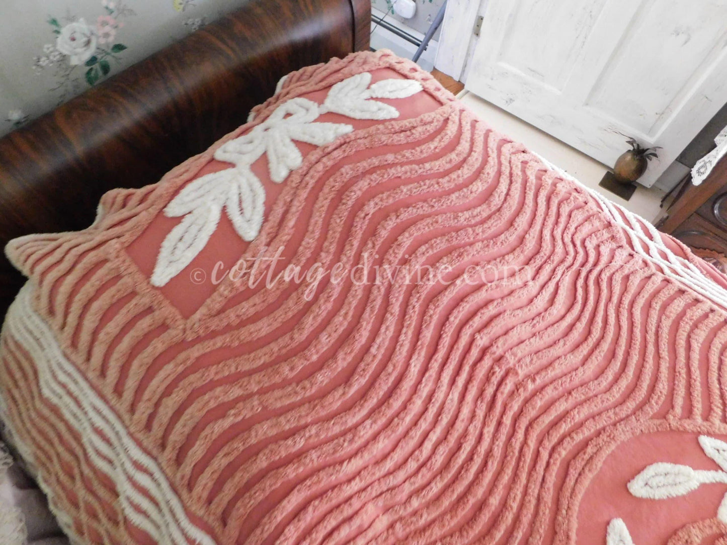 elegant twin size chenille bedspread, white laurel leaf design on terracotta, vintage cotton bedding