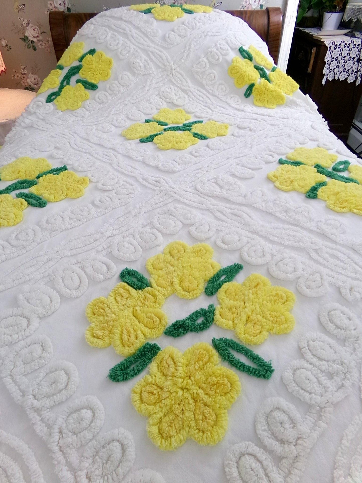 daffodil yellow flowers on white swirls vintage chenille bedspread with accent fringe, full size cottage style bedding