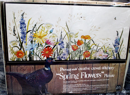 SPRING FLOWERS Vtg Wall Hanging Crewel Embroidery Kit Paragon Stitchery 0711