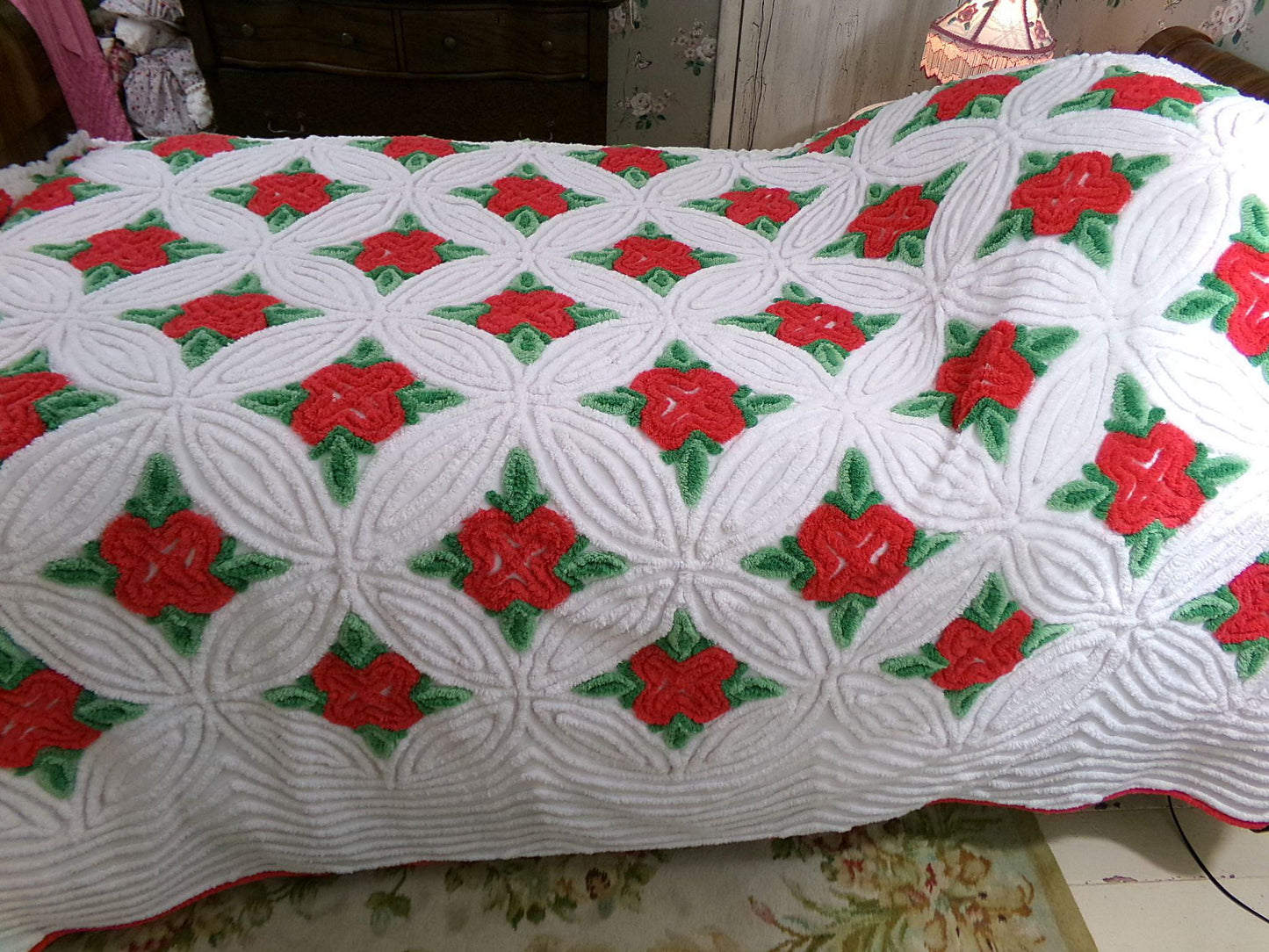fantasy rose vintage luxury chenille bedspread in shabby style red cabbage roses design, 100% cotton full size bedding