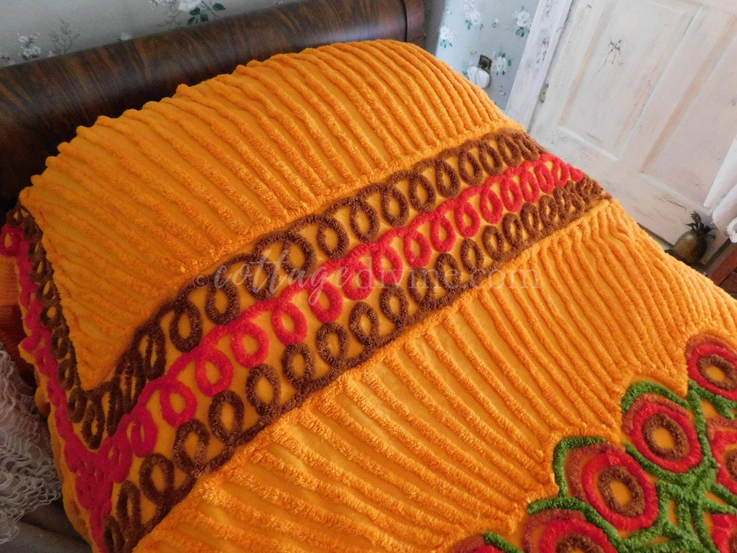 Eyepopping Tango Peacock Vintage Chenille Bedspread, Fitted Full Size with Skirt