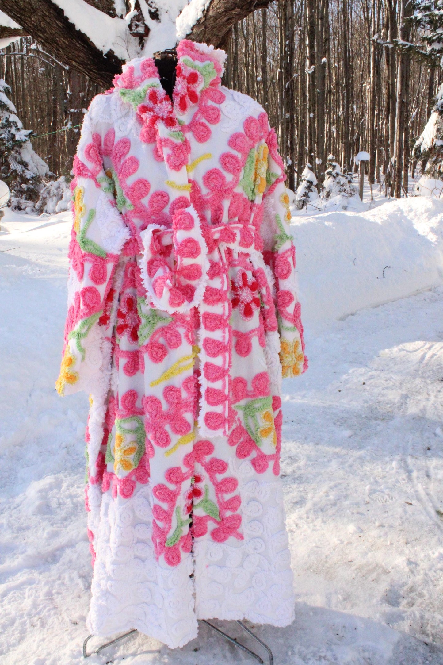Pink Burst Chenille Robe with Sparkle Flowers, Medium / Large Hooded Vintage Style Women's Bathrobe