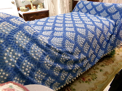 lakeside cottage vintage chenille bedspread, handmade blue & white shell pop scallop design, full size antique cotton bedding pom pom trim