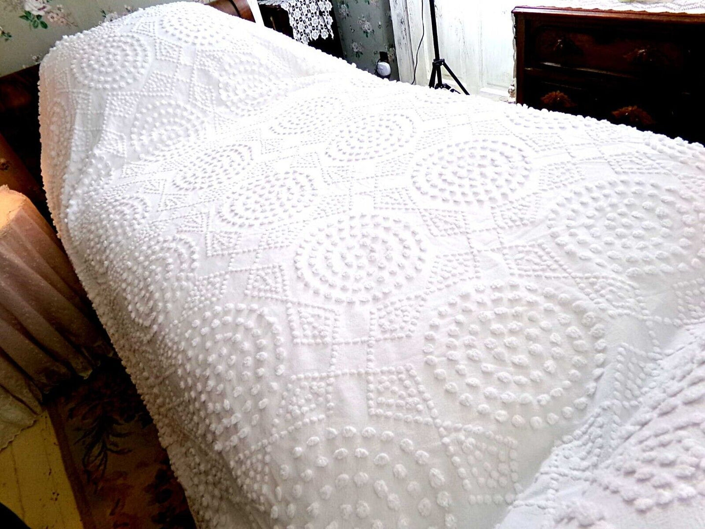 Vintage White Chenille Bedspread, Handtufted Moon & Diamonds, Full Size, Fringe Trim