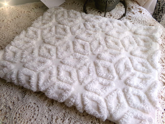 cozy cream snowflake vintage chenille fabric, versatile neutral geometric design, 19" x 26" inch piece cotton sewing material for quilting