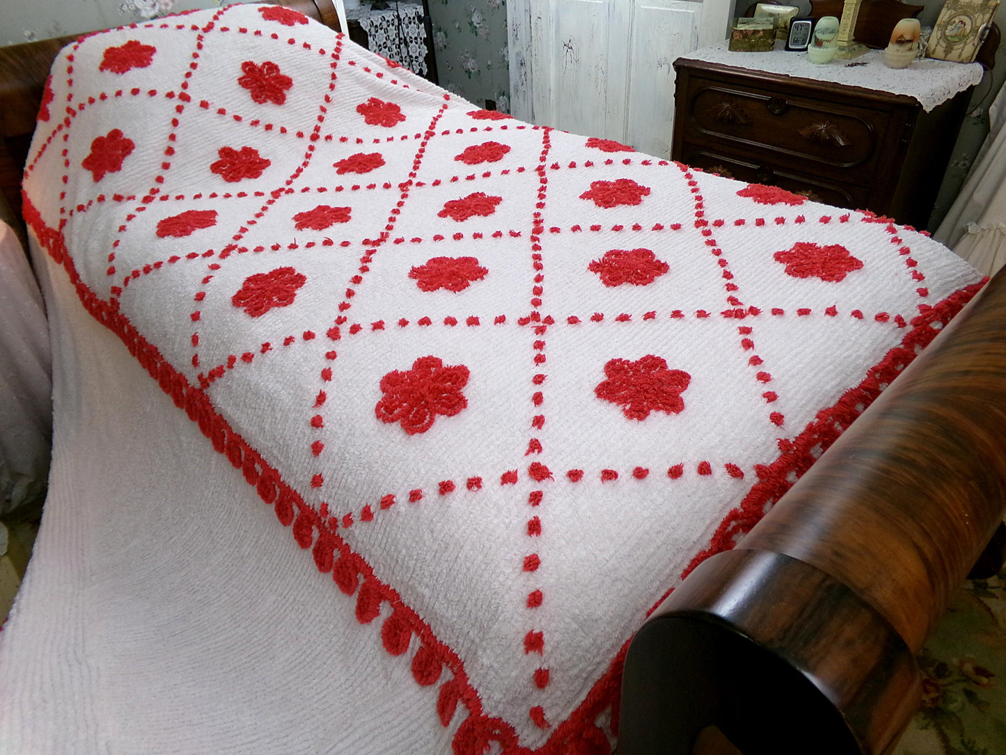 vintage red flower chenille bedspread, white cotton full size bedding