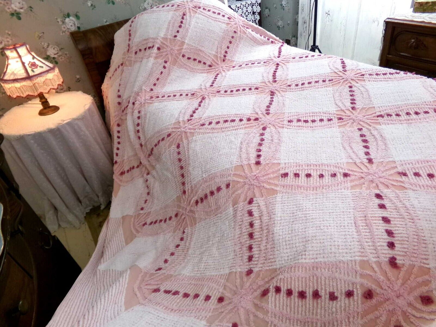 MCM Atomic Rosy Pink Vintage Chenille Bedspread, Classic Geometric Design, Twin Size