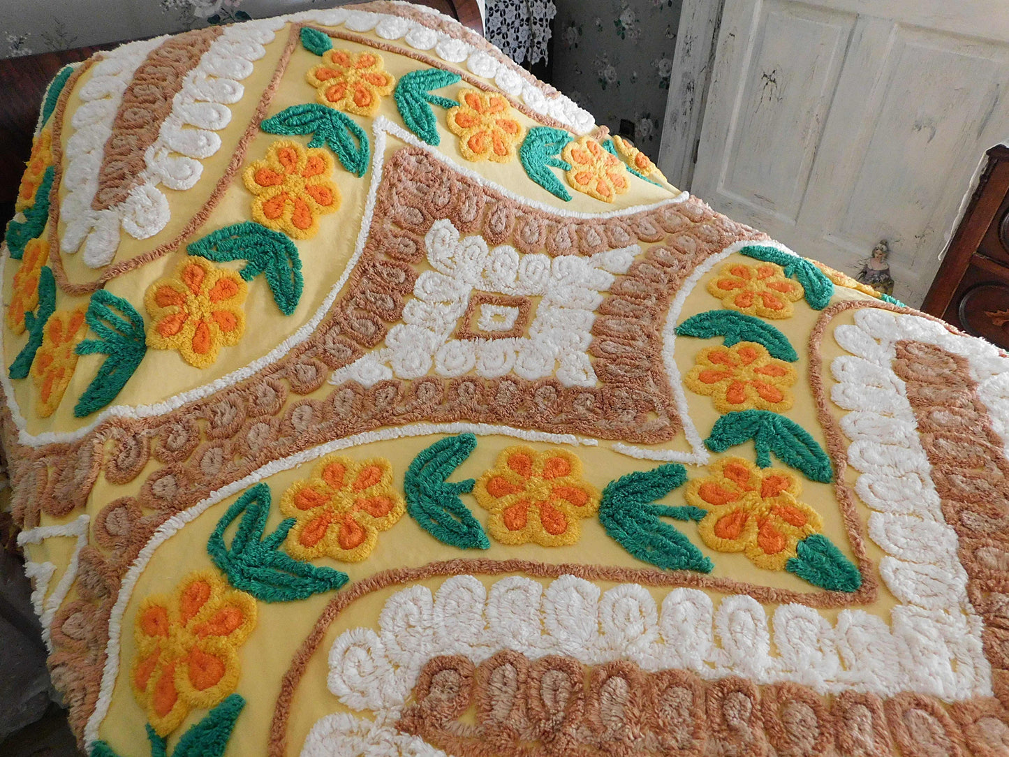 Midcentury Vintage Chenille Bedspread, Sunrise Yellow Gold Hearts & Flowers, Full Size Bedding