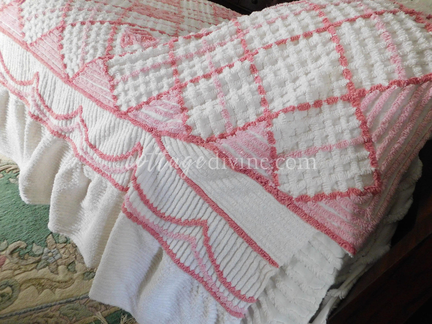 Fantasy Rose Vintage Chenille Bedspread, Pink & White, Integrated Ruffle Skirt, Fitted Full Size