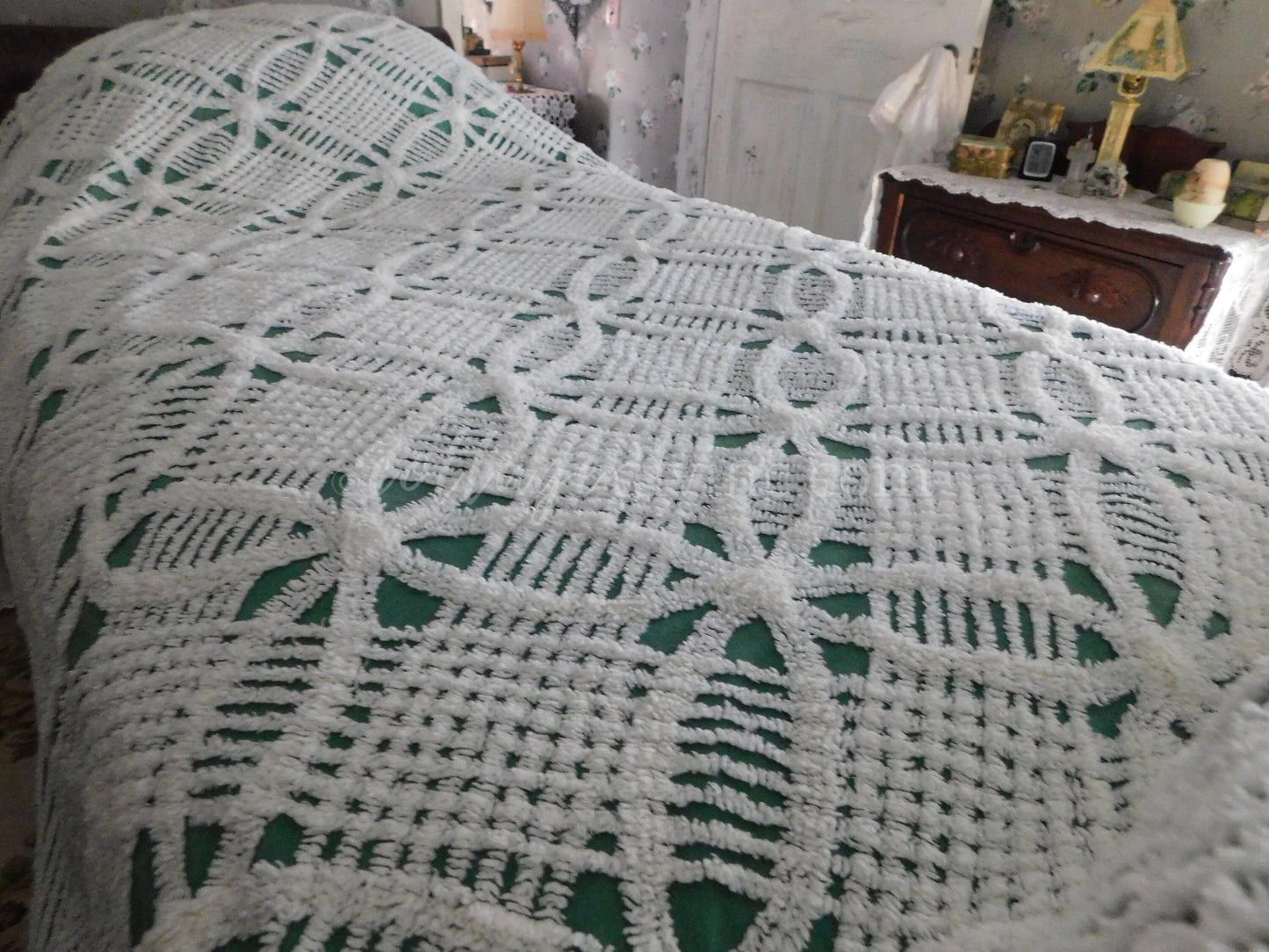 forest evergreen vintage chenille bedspread with snowflake white wedding rings, full size bedding, 100% cotton