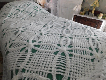 forest evergreen vintage chenille bedspread with snowflake white wedding rings, full size bedding, 100% cotton