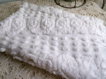 Fluffy Angel White Plush Swirl Vintage Chenille Quilt Fabric, 16" x 24" inch Piece