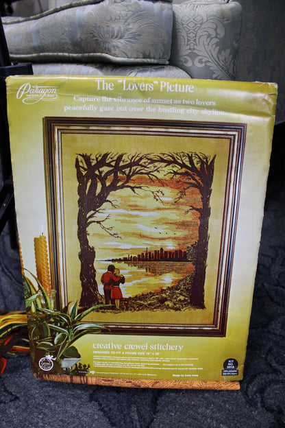 Vtg THE LOVERS Crewel Embroidery Kit Hippie Romance Paragon Stitchery 0319