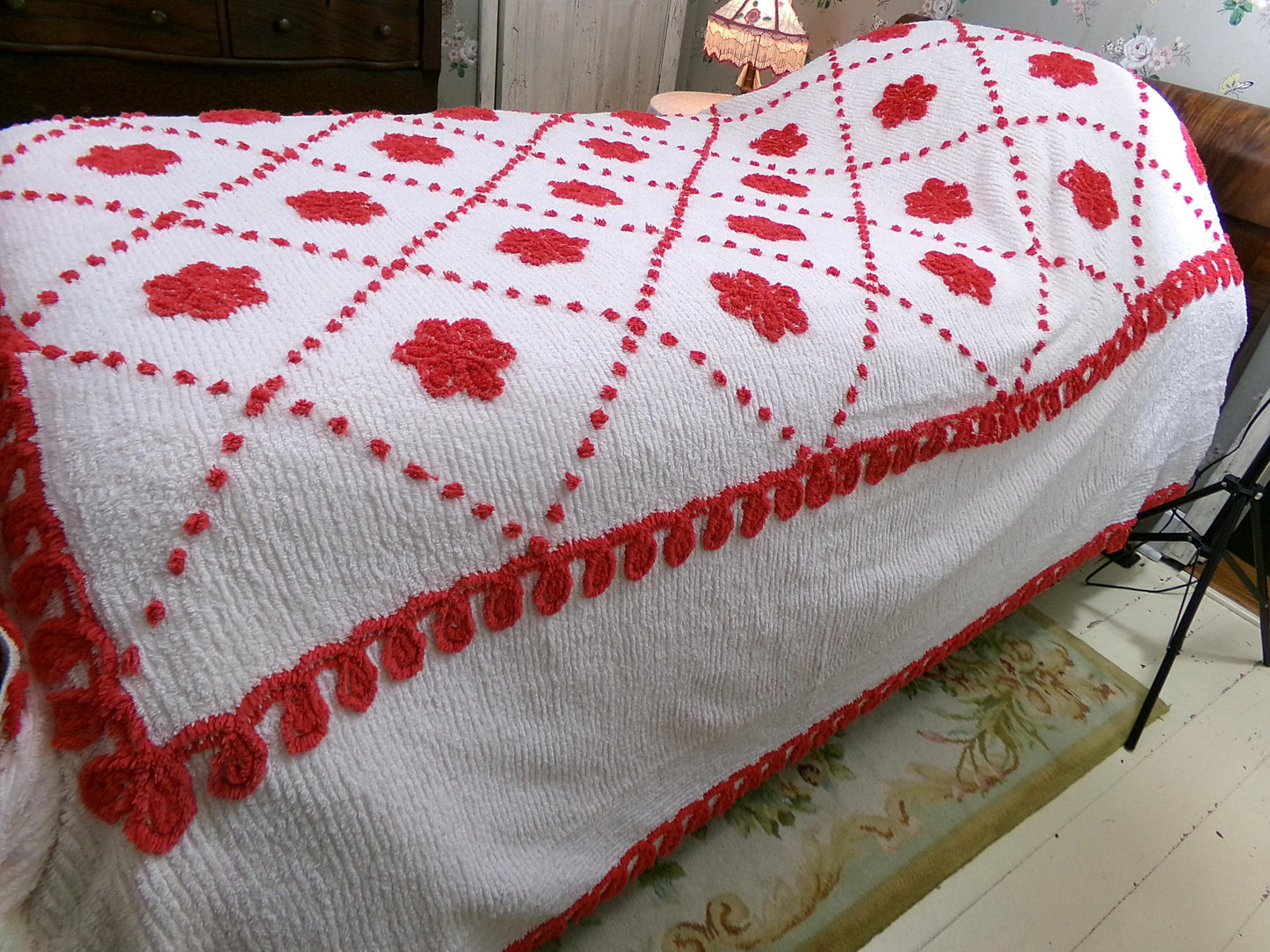 vintage red flower chenille bedspread, white cotton full size bedding