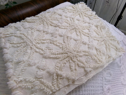 Ivory Elegance Vintage Chenille Fabric - Creamy Neutral Textured Quilt & Craft Material, 20" x 24" Piece