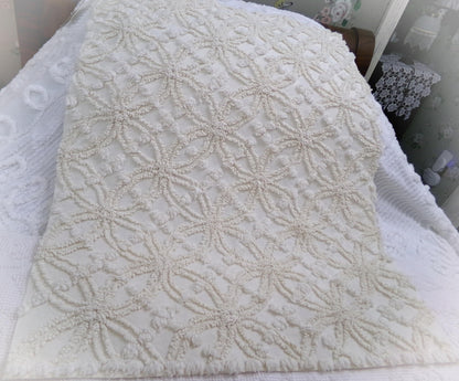 Ivory Elegance Vintage Chenille Fabric - Creamy Neutral Textured Quilt & Craft Material, 20" x 24" Piece