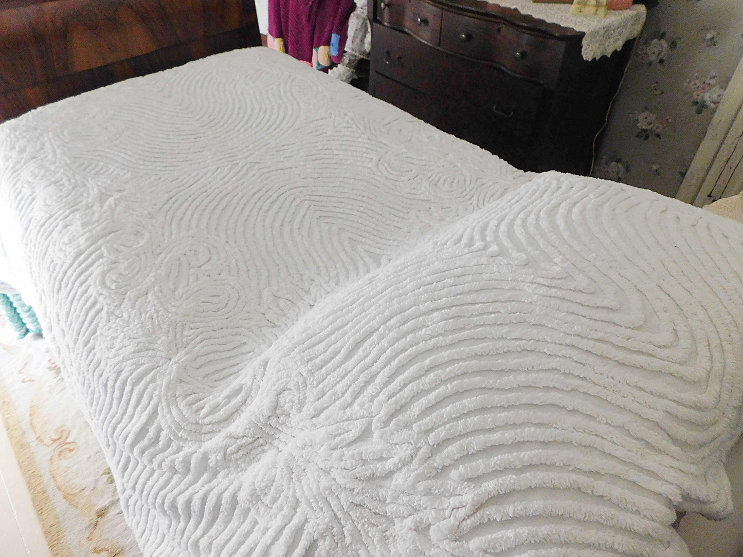 Snowy Swirls Plush White Vintage Twin Sized Chenille Bedspread
