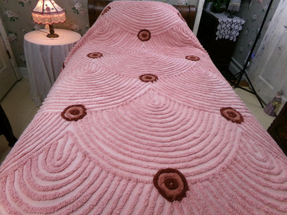 Shabby Pink Vintage Chenille Bedspread, Dramatic Mauve Deep Swags, Full Size Old Hollywood Style Bedding
