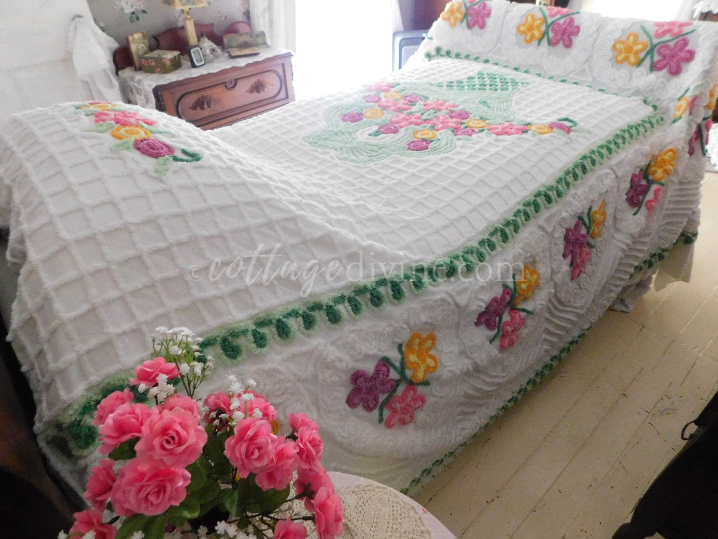 vintage chenille bedspread popping with a rainbow of hearts & flowers, full size summertime bedding