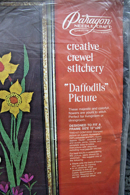 DAFFODILS CREWEL Embroidery Kit Vintage Paragon Stitchery 0219 Barbara Sparre