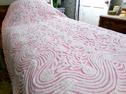 shabby pink fantasy cottage chenille bedspread, vintage white rose tufted full size cotton bedding