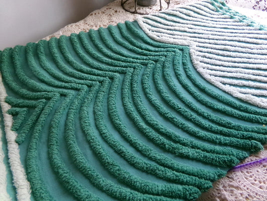 Drama Green Vintage Chenille Fabric, Powerful Swooping Wave Scallops, 20" x 24" inch piece, Great in Quilts, Wall Hangings