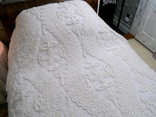 Vintage Canyon Group Chenille Bedspread: KING Size Cotton Blend Bedding, Made in USA