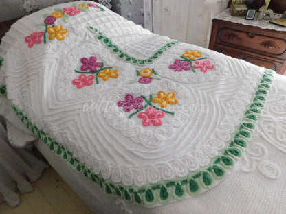vintage chenille bedspread popping with a rainbow of hearts & flowers, full size summertime bedding