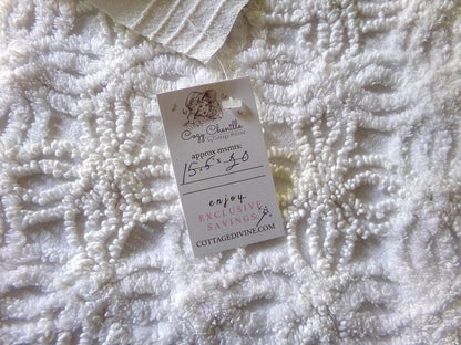 Exquisite Vintage Chenille Fabric, Elaborate 15.5" x 20" inch Piece, Intricate Needletufting in Wedding Ring Pattern