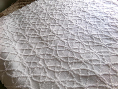 Petite White Eternity Links Vintage Chenille Fabric, 20" x 24" inch Piece, Elegant Lightweight Cotton, Ideal for Handmade Quilts, Crafts