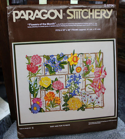 FLOWERS of the MONTH Vtg Crewel Embroidery Kit Floral Paragon Stitchery 0704