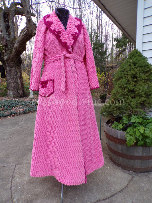 Vintage Chenille Robe, 1940s Barbie Pink Glamour Bathrobe, Ladies Size S, Original Everwear Cloth Tag