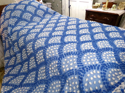 lakeside cottage vintage chenille bedspread, handmade blue & white shell pop scallop design, full size antique cotton bedding pom pom trim