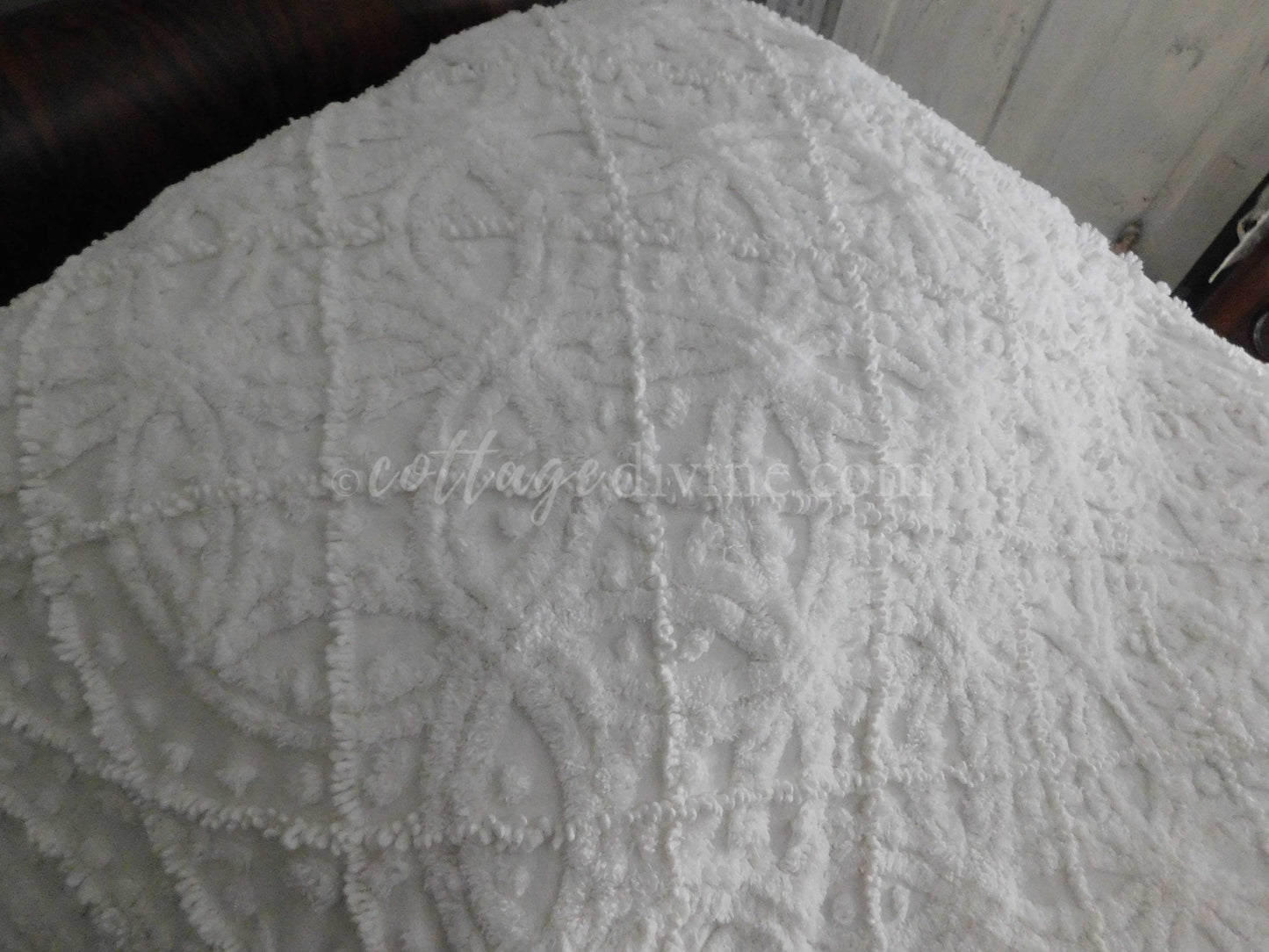 Heavenly White Vintage Chenille Bedspread, Plush Pearl Mop Tufts, Farmhouse Fabulous Bedding