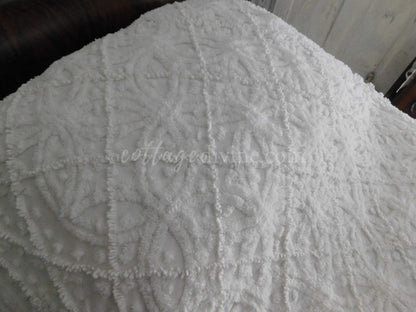 Heavenly White Vintage Chenille Bedspread, Plush Pearl Mop Tufts, Farmhouse Fabulous Bedding