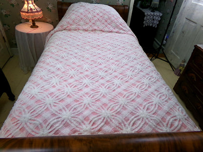 Vintage Pink Chenille Bedspread, Geometric White Tufted Wedding Rings, Accent Fringe, Twin Size Cottage Bedding