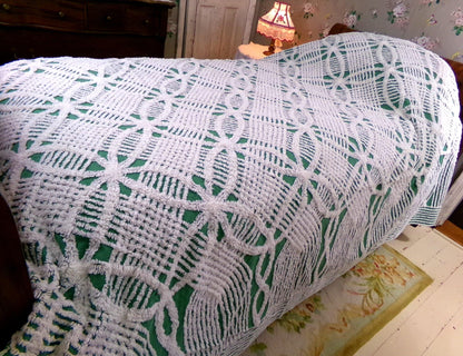 forest evergreen vintage chenille bedspread with snowflake white wedding rings, full size bedding, 100% cotton