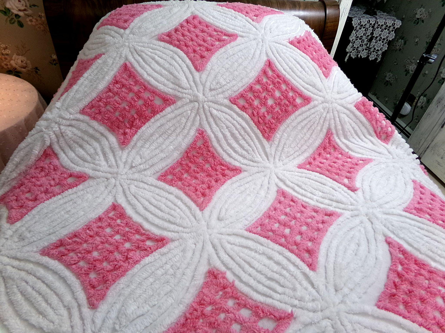 dreamy pink & white vintage chenille bedspread, waffle tufts in swirl flower petal design, pom pom trim, 100% plush cotton full size bedding