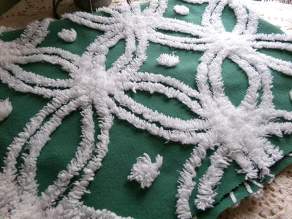 gorgeous green vintage chenille fabric, tufted white wedding rings, fluffy dots on evergreen, 20"x 27" inch piece of quilt & sewing material