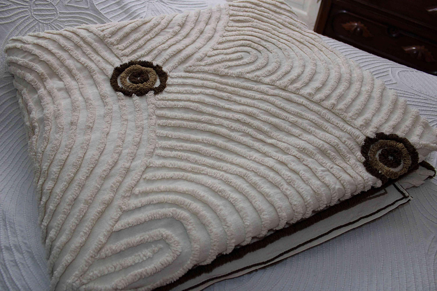 Vanilla Chocolate Swirl Vintage Chenille Bedspread, Swooping Scallop Design, 100% Cotton, FULL Size Midcentury Mod Bedding