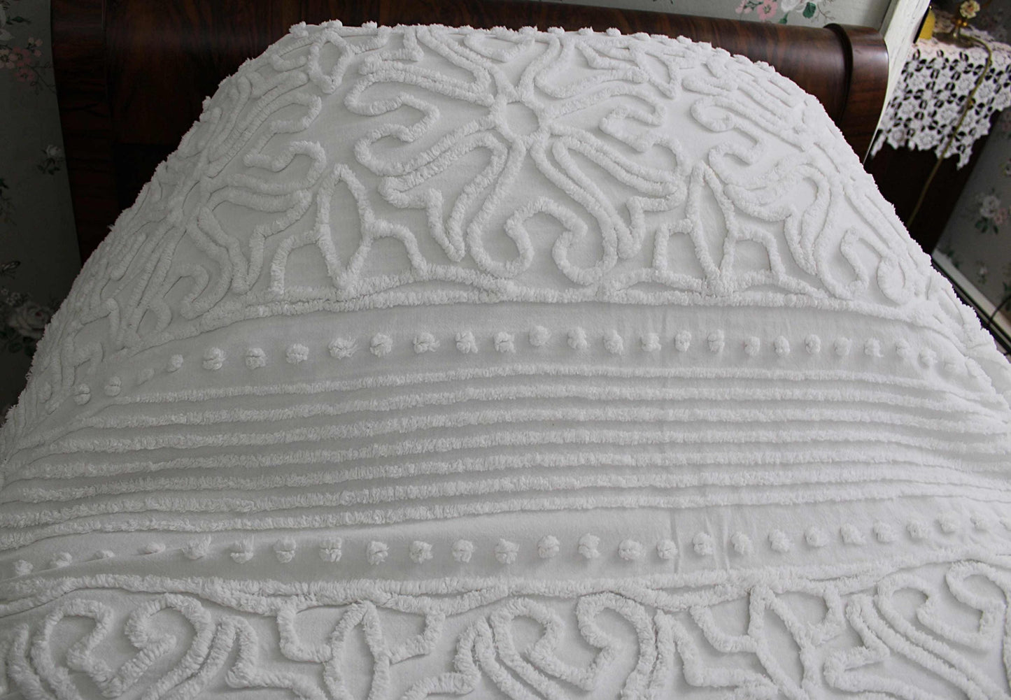 Heavenly White Vintage Chenille Bedspread in Elegant Scroll Design, Full Bed Size, 100% Summer Weight Cotton Farmhouse Style Bedding