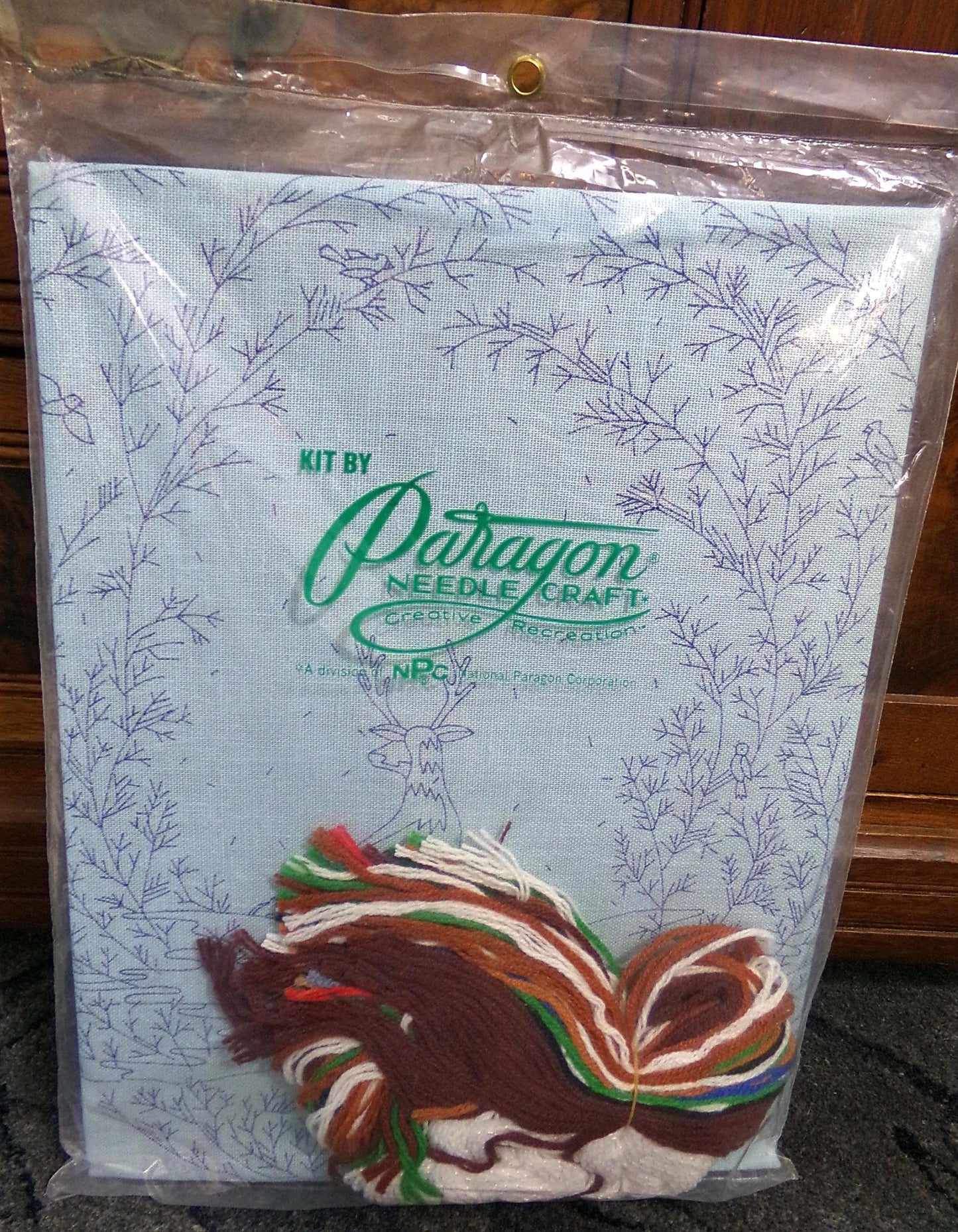 WOODLAND WATCH Whimsical Crewel Embroidery Kit, Paragon Needlecraft 0615, Winter Wonderland Nature Scene Stitchery, Polly Gottfried Design