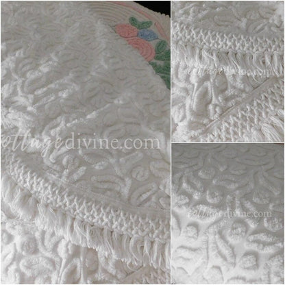 White Ivy Berry Vintage Chenille Bedspread, Full Size Cotton Bedding with Fringe, Tagged Hofmann Textiles
