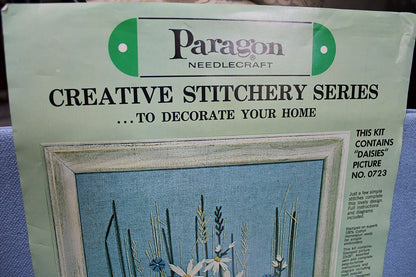 DAISIES Vtg Crewel Embroidery Kit Boho Hippie 70s Floral Paragon Stitchery 0723