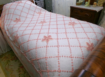 vintage full size chenille bedspread, simple star flowers on white cotton, shabby cottage style bedding