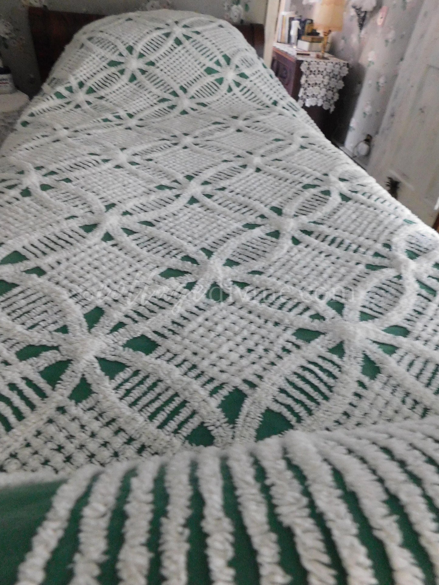 forest evergreen vintage chenille bedspread with snowflake white wedding rings, full size bedding, 100% cotton