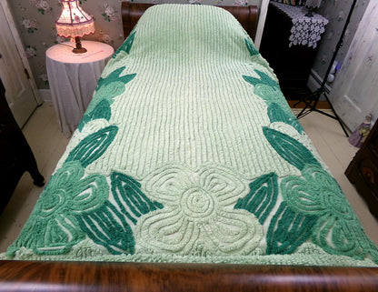 Vintage Heavyweight Chenille Bedspread Hawaiian Tropical Green Hibiscus Flowers, Plush Full Sz