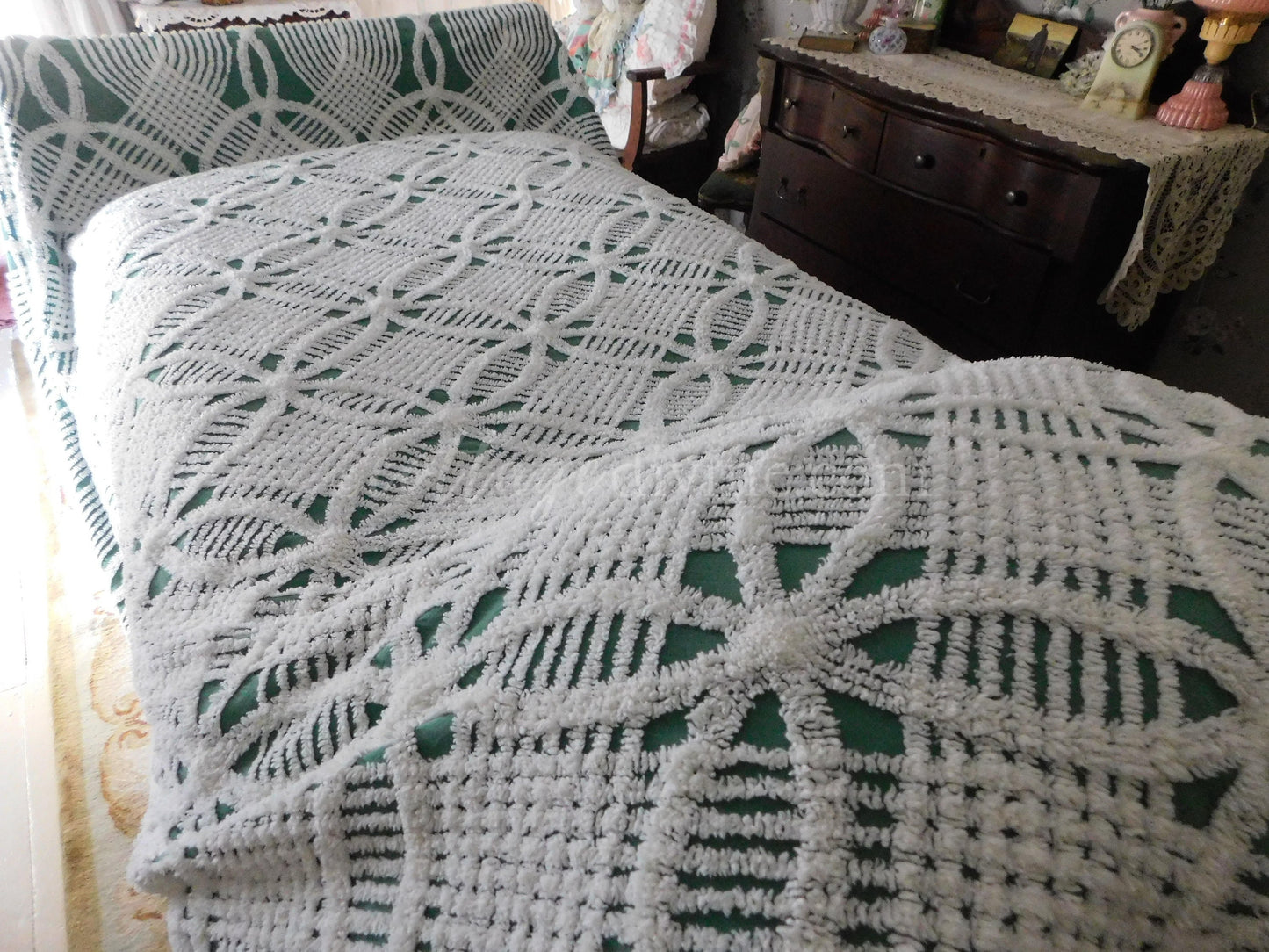 forest evergreen vintage chenille bedspread with snowflake white wedding rings, full size bedding, 100% cotton