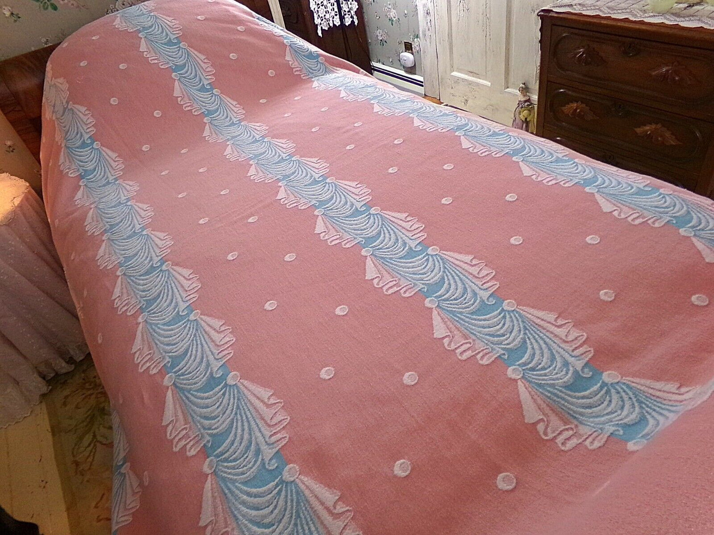old hollywood regency style Vintage woven bedspread, pink fieldcrest twin coverlet